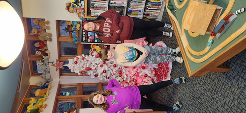 Necedah Community Library - 5th grd - decorating tree!